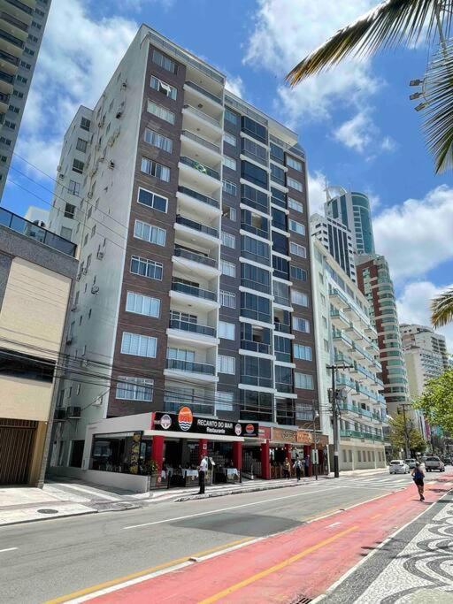 Apartamento Frente Mar Bc 704